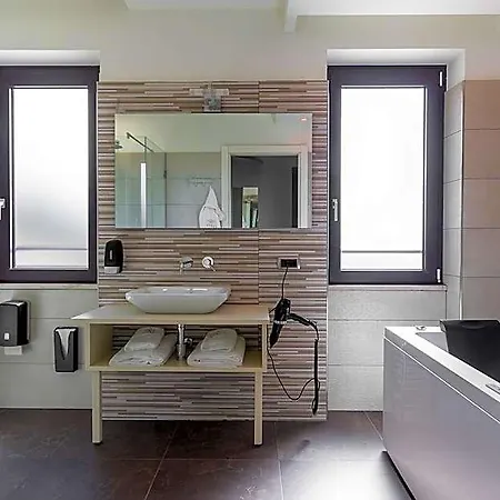 Hotel Lual Bleisure Pofi