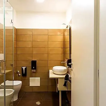Lual Bleisure Hotel Pofi
