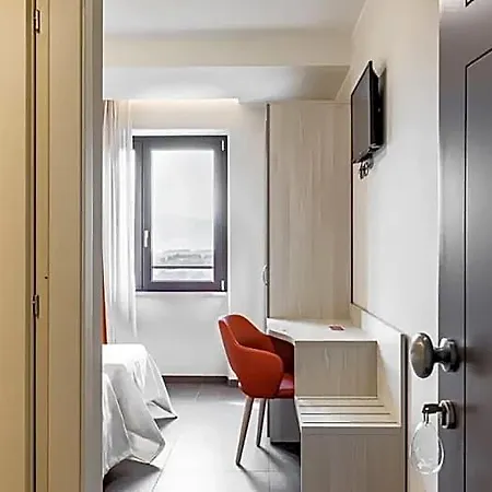 Lual Bleisure Hotel